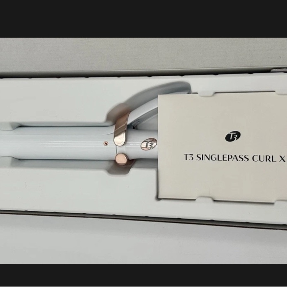 T3 SinglePass Curl X 1  1/4 Professional Curling Iron with extra-long barrel